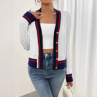 Damen Strickjacke mit klassischen Zopfmuster und kontrastierenden Akzenten WW