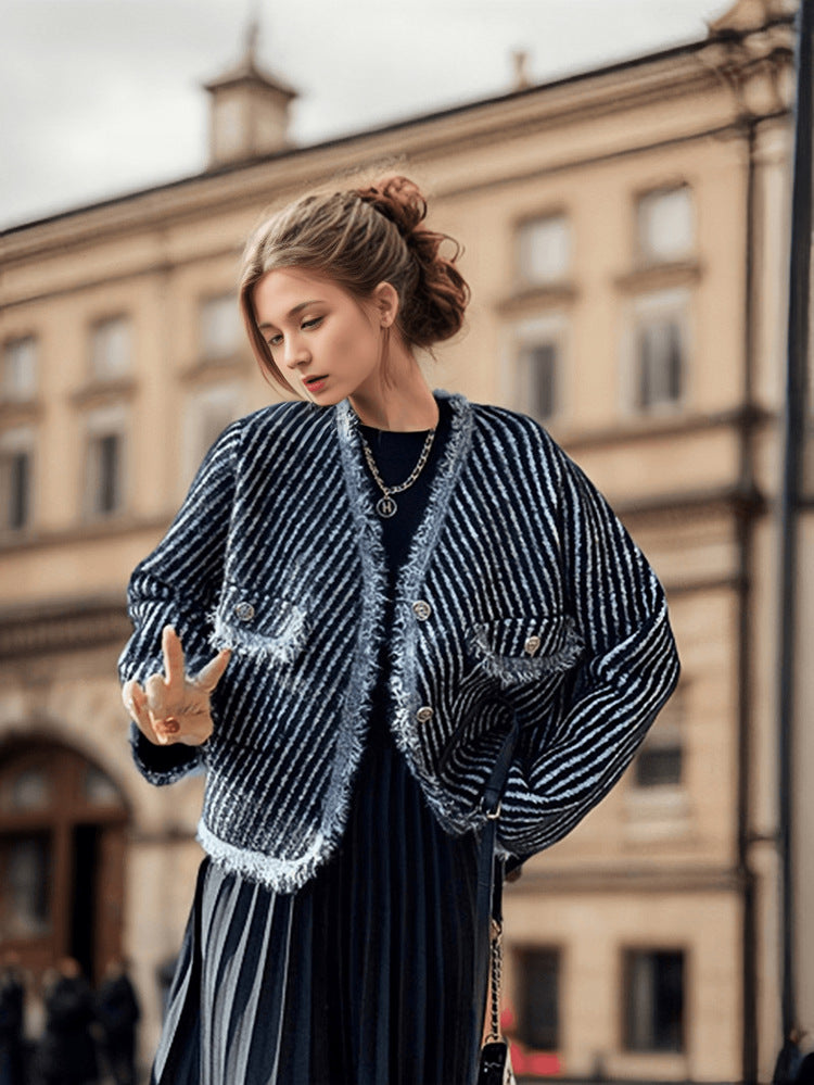 Damen Strickjacke mit Struktur und eleganten Knopfdetails WW