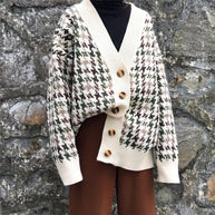 Damen Strickjacke im Hahnentritt-Design mit großen Holzknöpfen WW