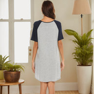 Damen lässiges T-Shirt Kleid mit kontrastierenden Ärmeln und bequemem Schnitt WW