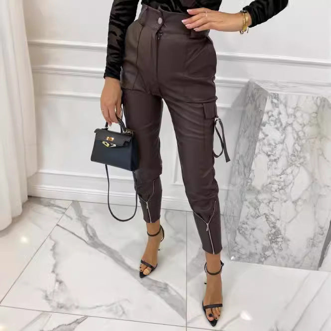 Damen wasserdichte Kunstleder-Cargo-Hose mit Reißverschlüssen und verstellbaren Bündchen WW