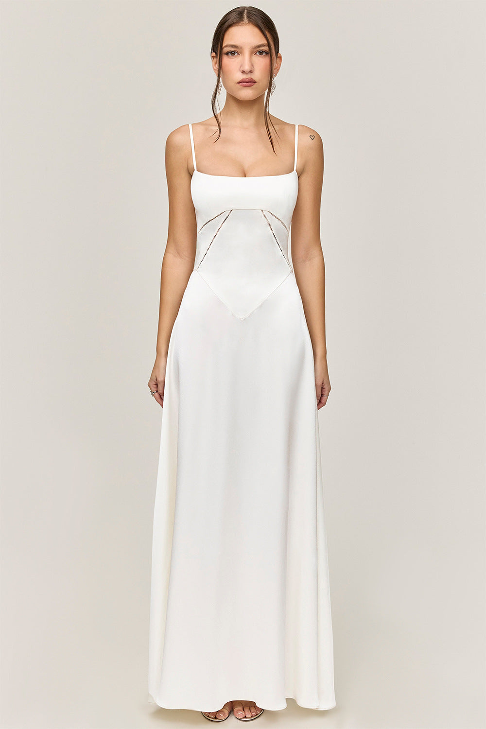 Damen Abendkleid mit figurbetontem Schnitt und elegantem Satin-Finish WW