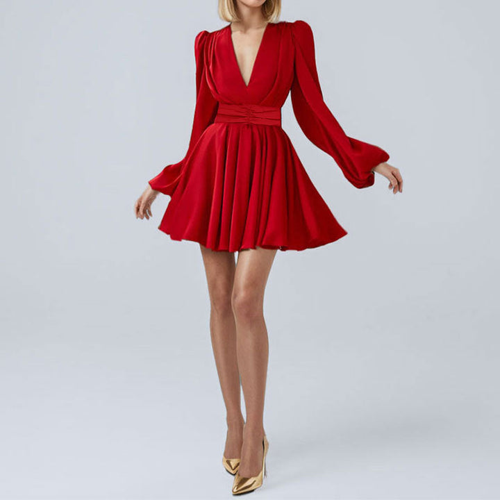 Damen Minikleid mit tiefem V-Ausschnitt und volumetrischen Ärmeln W&W Mode