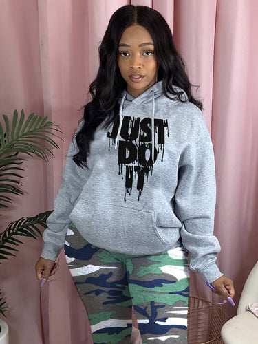 Damen sportlicher Kapuzenpullover mit grafischem Druck und Kängurutasche WW