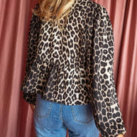 Damen Bluse mit Leo-Print und Rüschen WW