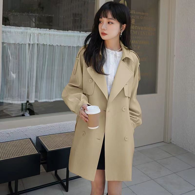 Damen Trenchcoat mit modischem Oversized-Schnitt und eleganten Details WW