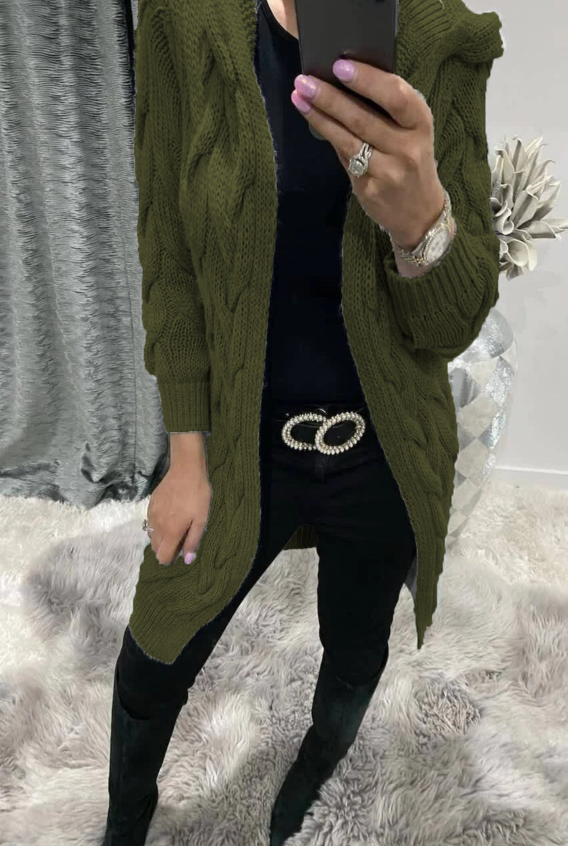 Damen Strickjacke mit tiefen Taschen und kunstvollem Zopfdesign WW