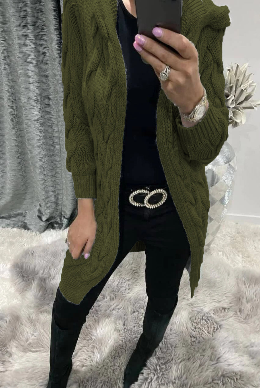 Damen Strickjacke mit tiefen Taschen und kunstvollem Zopfdesign WW
