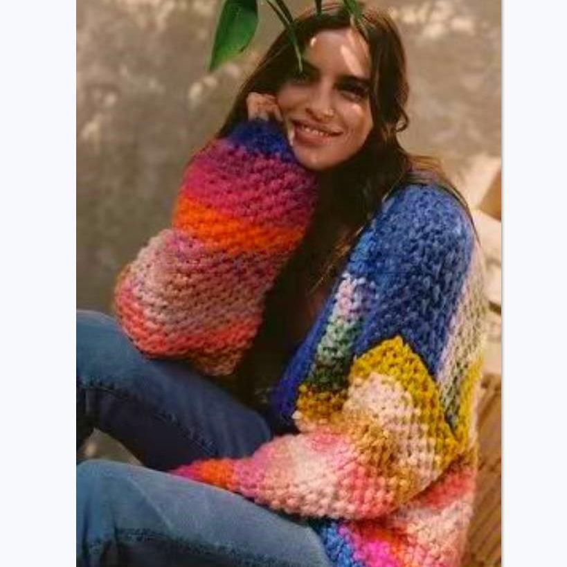 Damen Strickjacke mit buntem Farbverlauf und weitem Schnitt WW