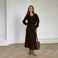 Damen Strickensemble mit klassischem V-Ausschnitt und Knopfdetails WW