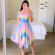 Damen Sommerliches Off-Shoulder Kleid mit farbenfrohem Schmetterlingsmuster und geschmeidigem Faltenwurf WW