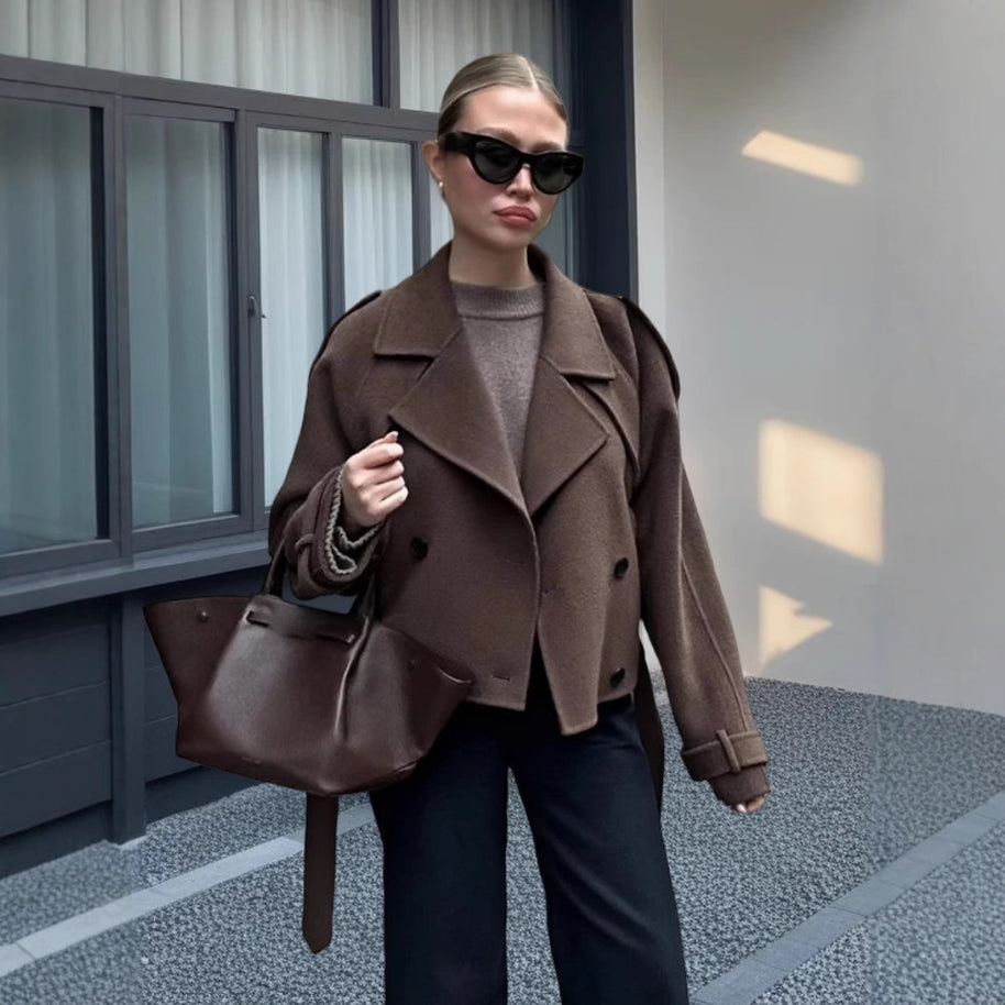 Damen stilvolle cropped Jacke im modernen Biker-Design mit doppeltem Knopfverschluss WW