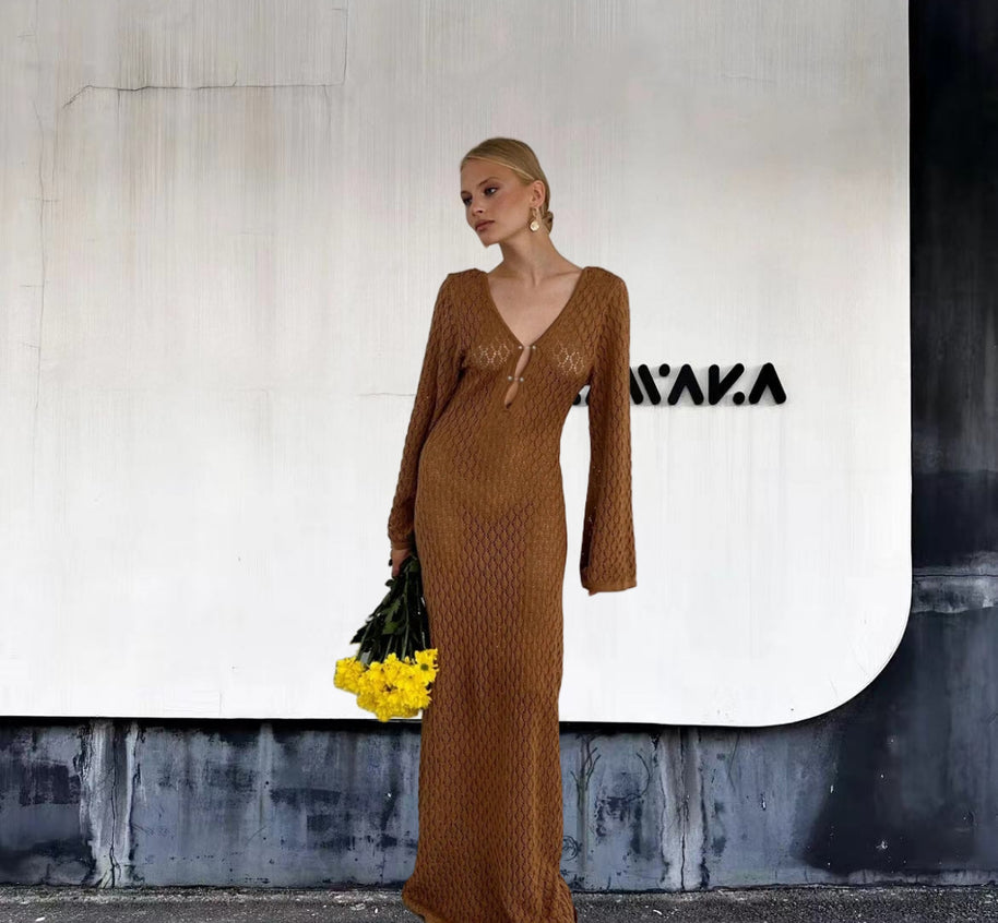 Damen Strick-Maxikleid mit tiefem V-Ausschnitt und modischen Rüschendetails WW