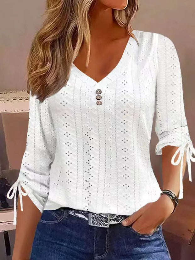Damen Blusenshirt mit raffiniertem Lochmuster und Knopfdetails WW