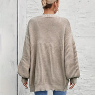 Damen Strickjacke mit oversize Schnitt und tiefem V-Ausschnitt WW