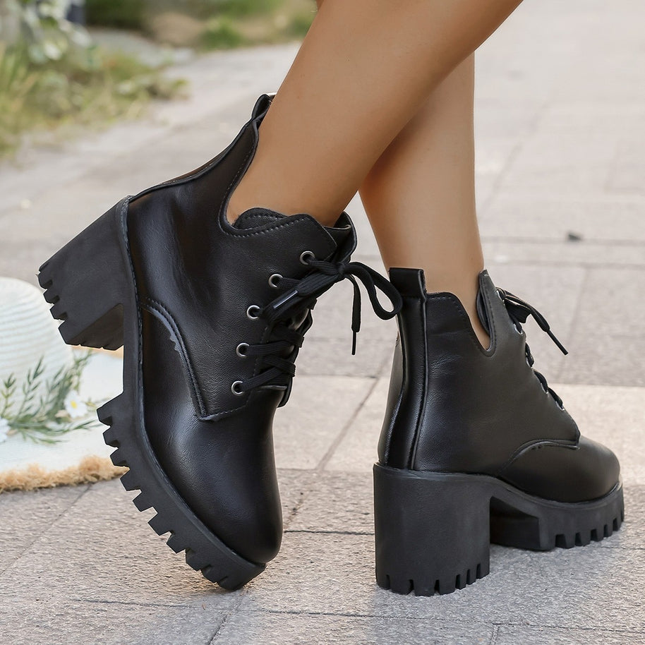 Damen Schnürstiefeletten mit robustem Blockabsatz und rutschfester Sohle WW