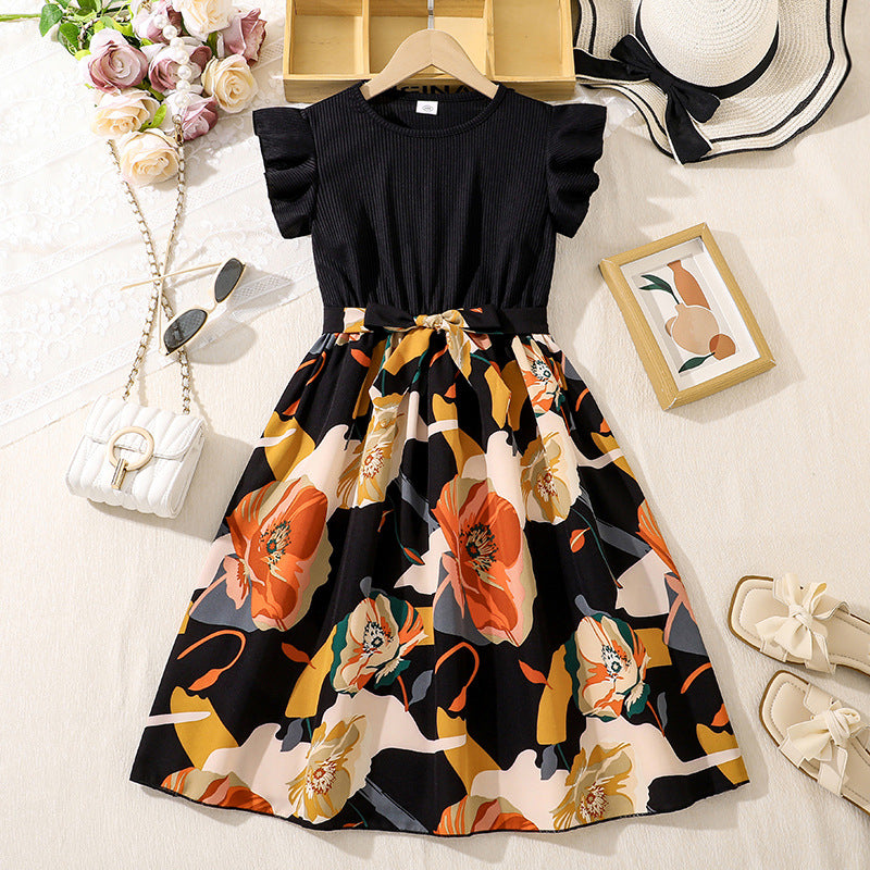 Mädchen Kleid mit Rüschendetails und floralem Rock WW