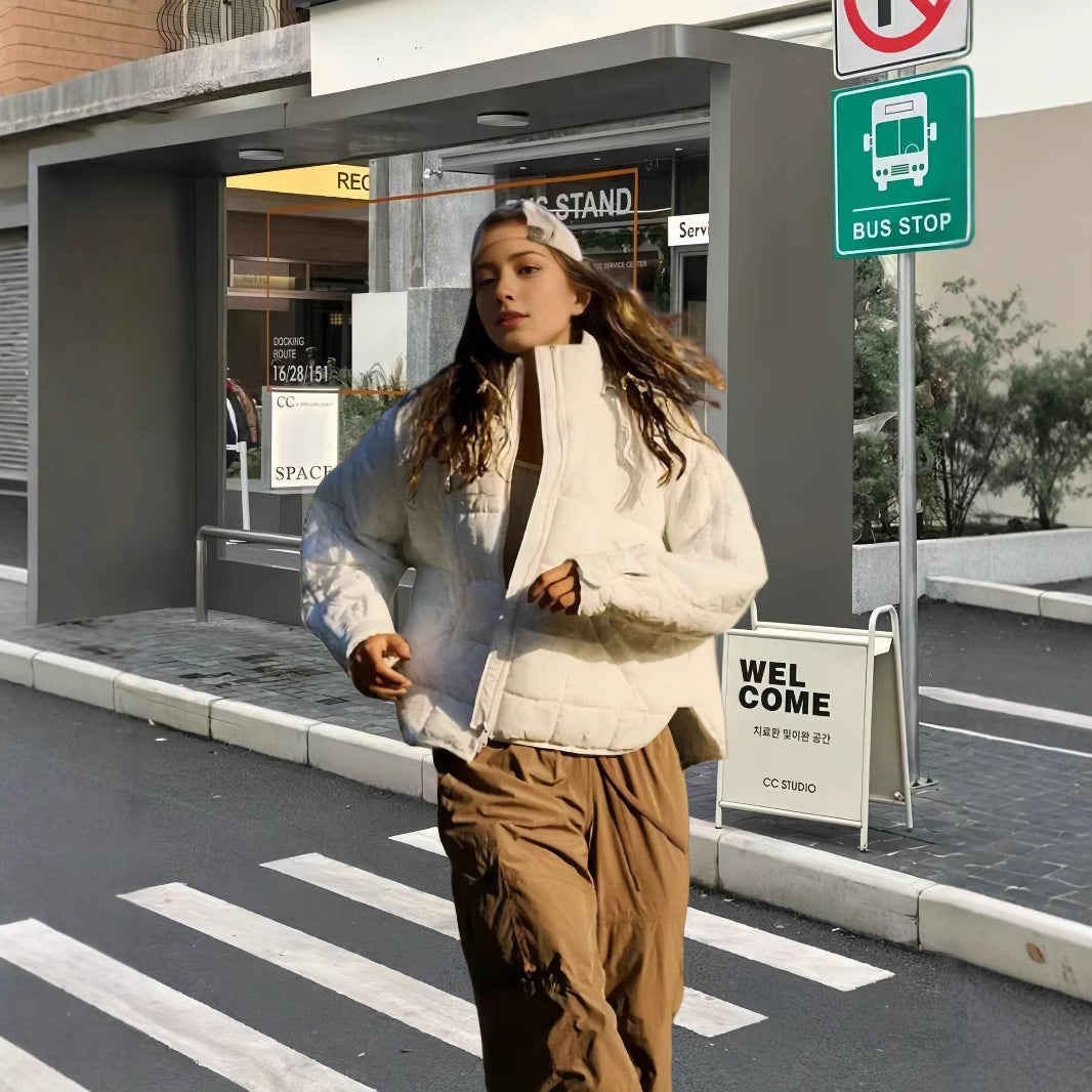 Damen Steppjacke mit hohem Kragen und praktischem Reißverschluss WW