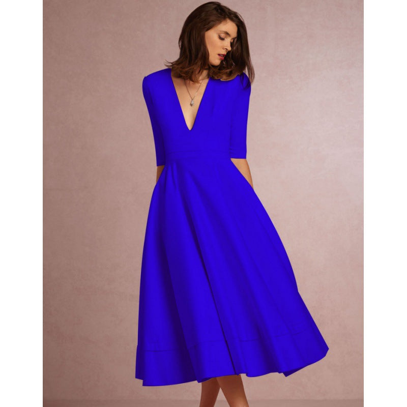 Damen Maxikleid mit tiefem V-Ausschnitt und schwingendem Rock WW