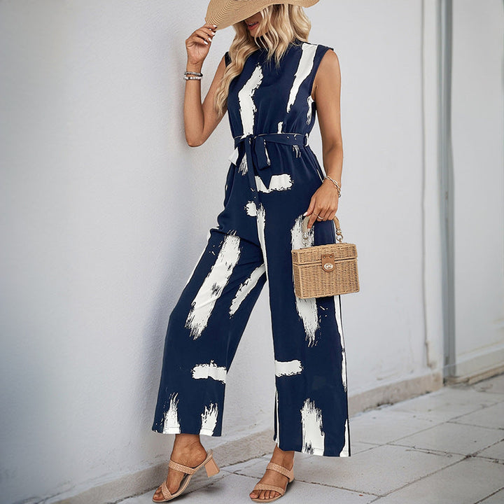 Damen Jumpsuit mit modernem Streifenmuster und praktischen Bindegürtel W&W Mode