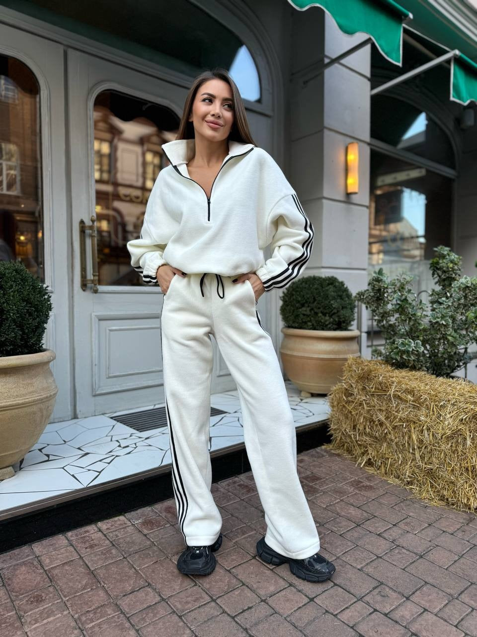 Damen Sportlicher Freizeitanzug mit hohem Kragen WW