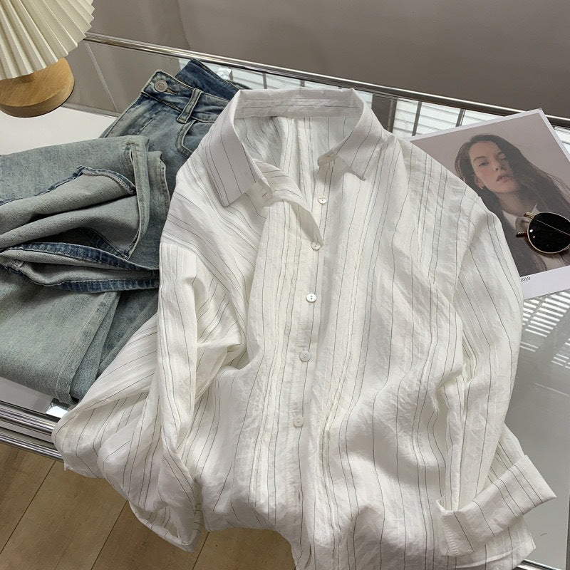 Damen Geometrische Streifenbluse aus leichtem Baumwollmaterial mit hochwertiger Knopfleiste WW