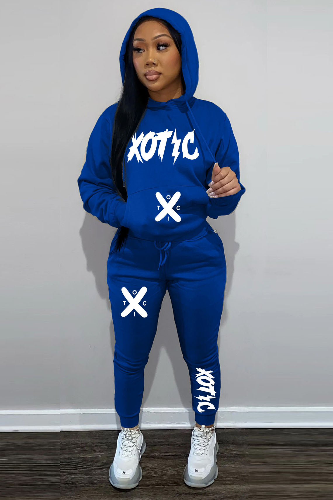 Damen Sportliches Hoodie und Jogginghose Set mit modernem Schriftzug WW
