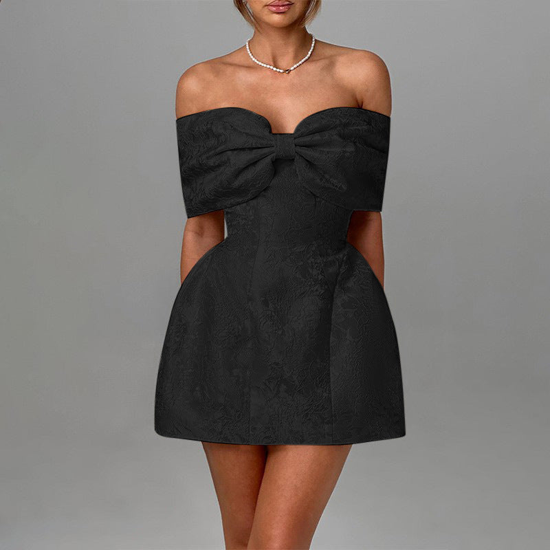 Damen Off-Shoulder Cocktailkleid mit elegantem Blumenmuster und aufwendiger Rüschenverzierung W&W