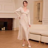 Damen elegantes Satin-Kleid mit V-Ausschnitt und langem Arm W&W