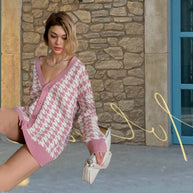 Damen Strickjacke mit großflächigem Hahnentrittmuster und tiefem V-Ausschnitt WW