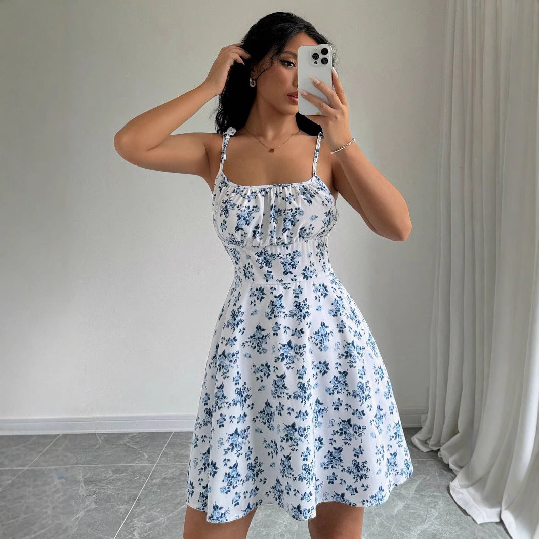 Damen Sommerkleid mit verstellbaren Spaghetti-Trägern und floralen Akzenten W&W