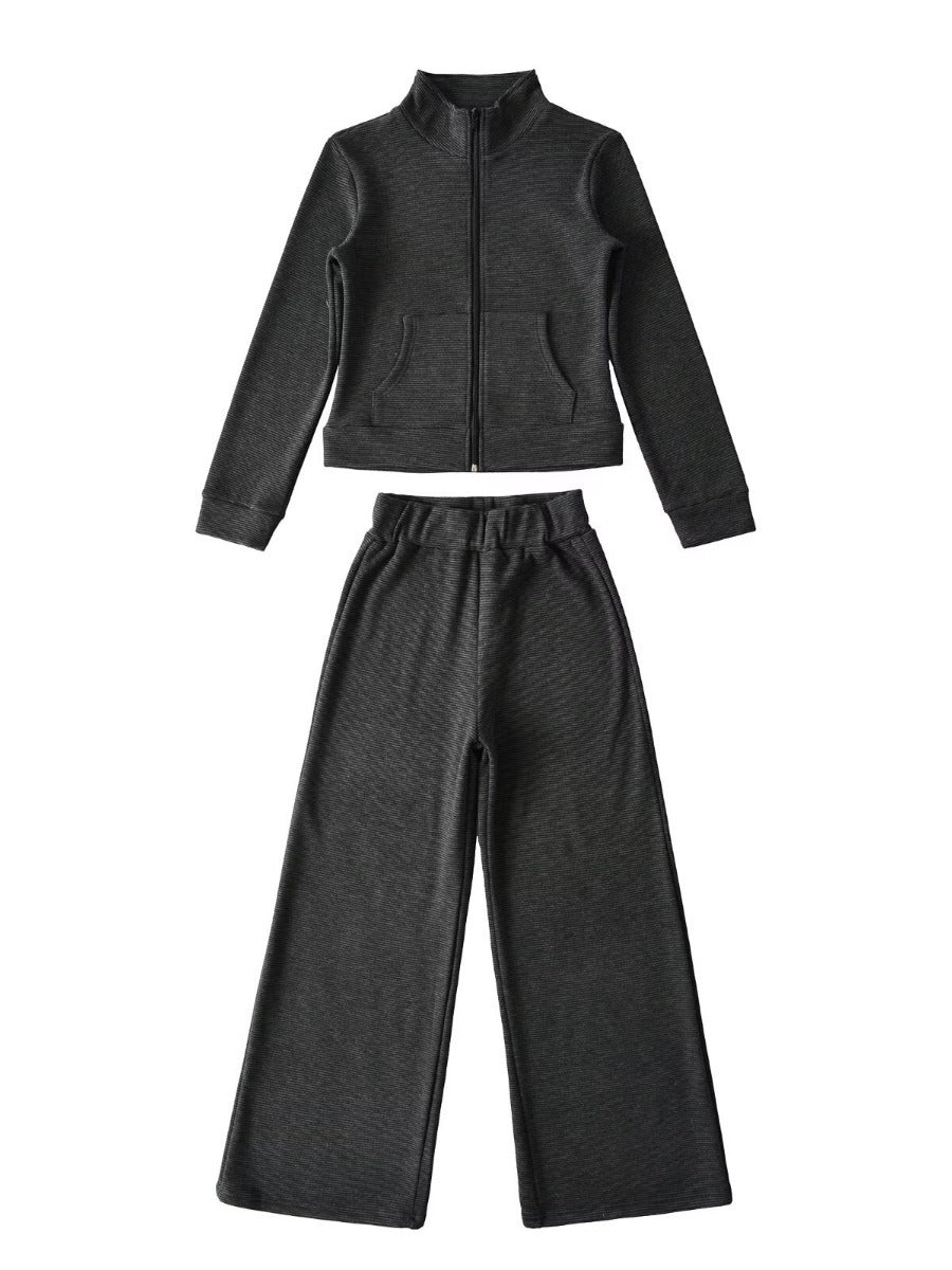 Damen sportliches Set mit Stehkragen und weitem Hosenansatz WW