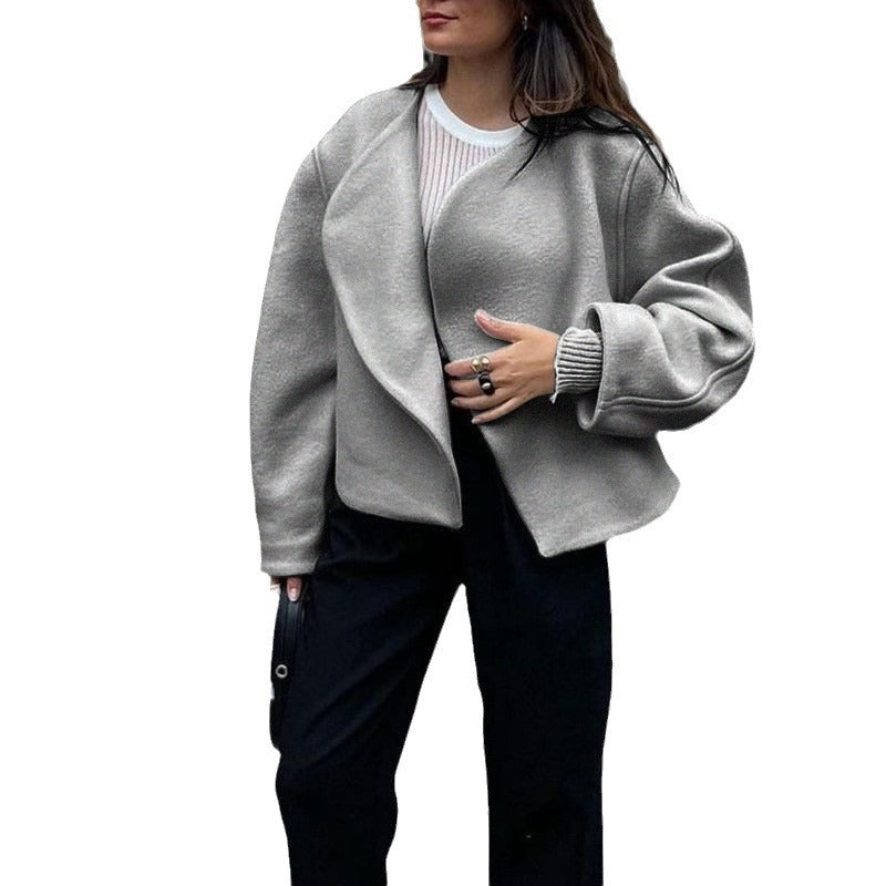 Damen Kurze Jacke aus kuscheligem Material mit weitem Schnitt und eleganten Details W&W Mode