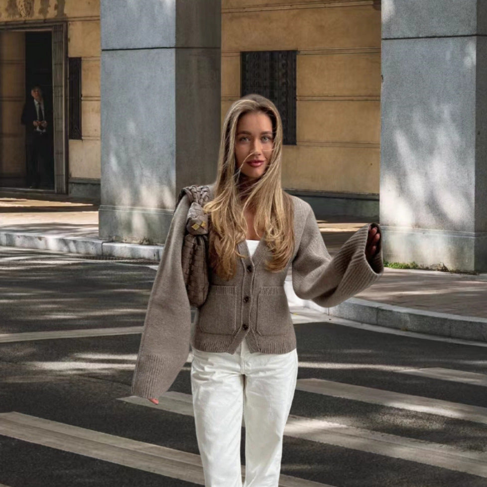 Damen Strickjacke mit eleganten Details und lässigem Schnitt WW