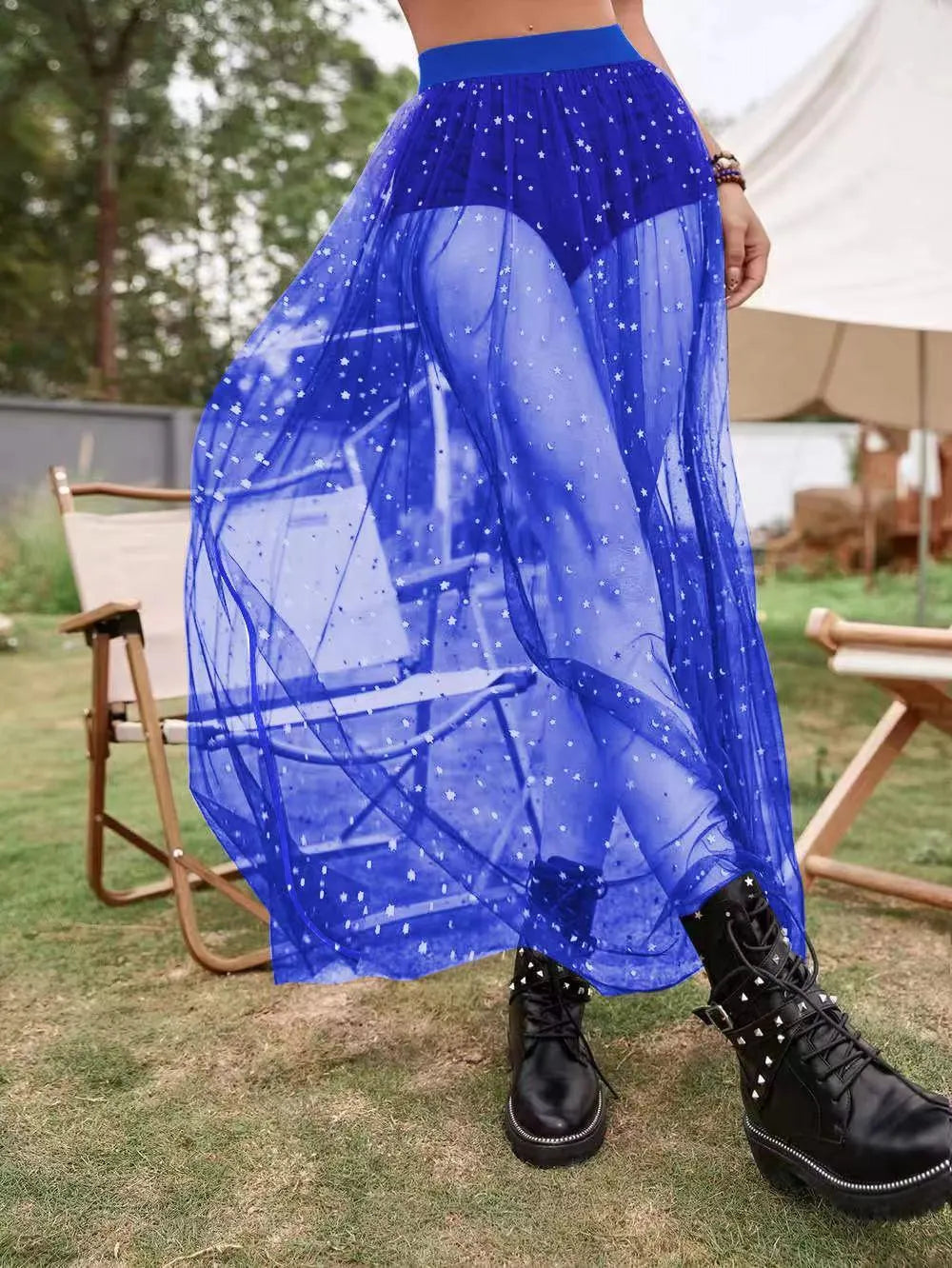WW | Ruffle hem with high waist made of lace