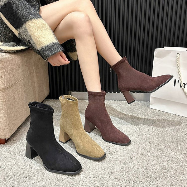 Damen Stiefeletten mit elegantem Blockabsatz und weichem Veloursleder W&W