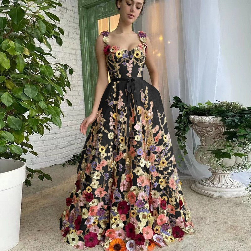 Damen Tüllkleid mit floralen Stickereien und elegantem Taillengürtel WW