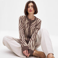 Damen Strickjacke mit elegantem Zebradesign und Knopfdetails WW
