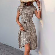 Damen Midikleid mit raffiniertem Taillengürtel und verspieltem Muster WW