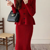 Damen Strickensemble mit elegantem Rock und feiner Knopfdetails WW