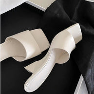 Damen Offene Mules mit elegantem Metallic-Obermaterial und komfortablem Blockabsatz W&W