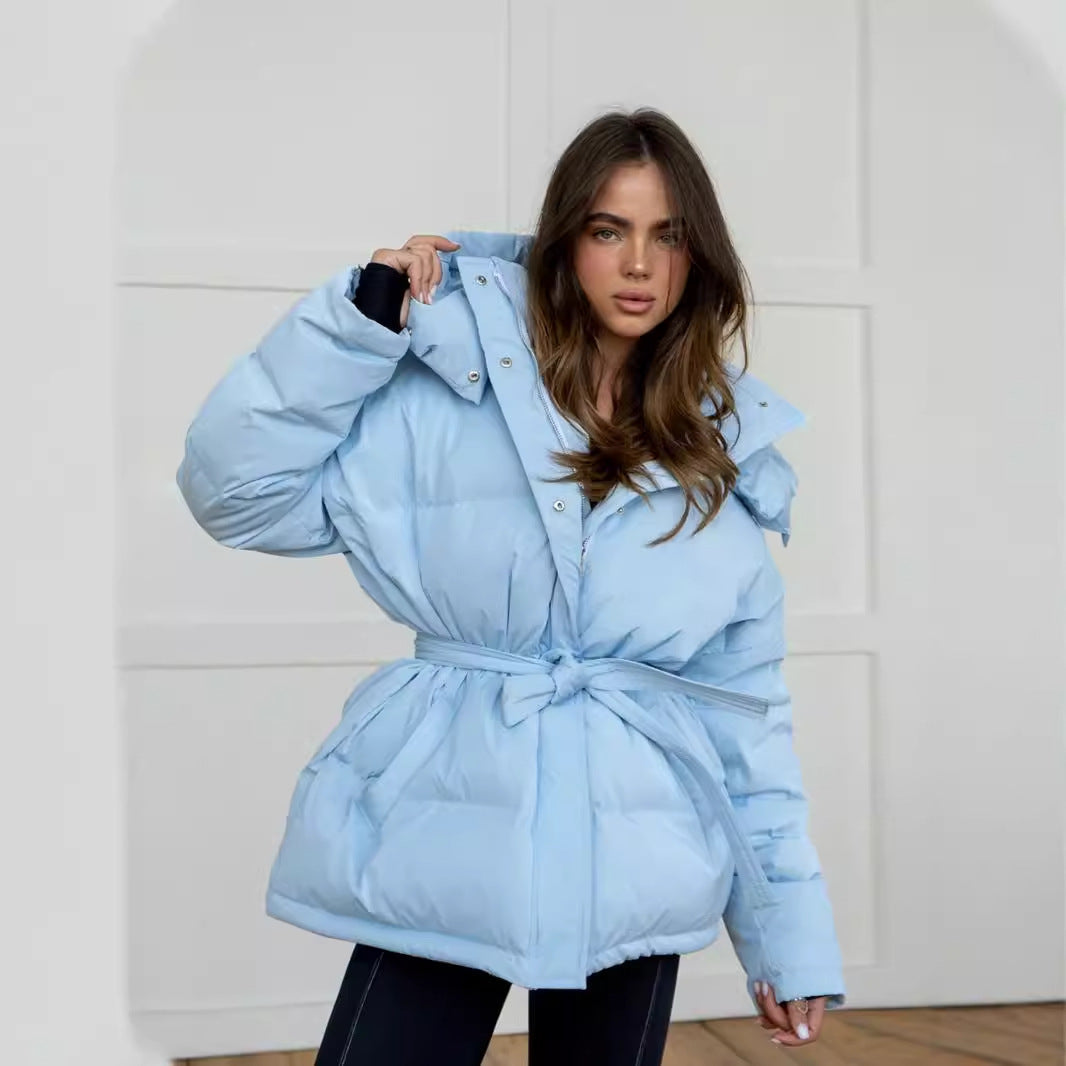 Damen Wattierte Jacke mit Kapuze und seitlichen Taschen W&W Mode
