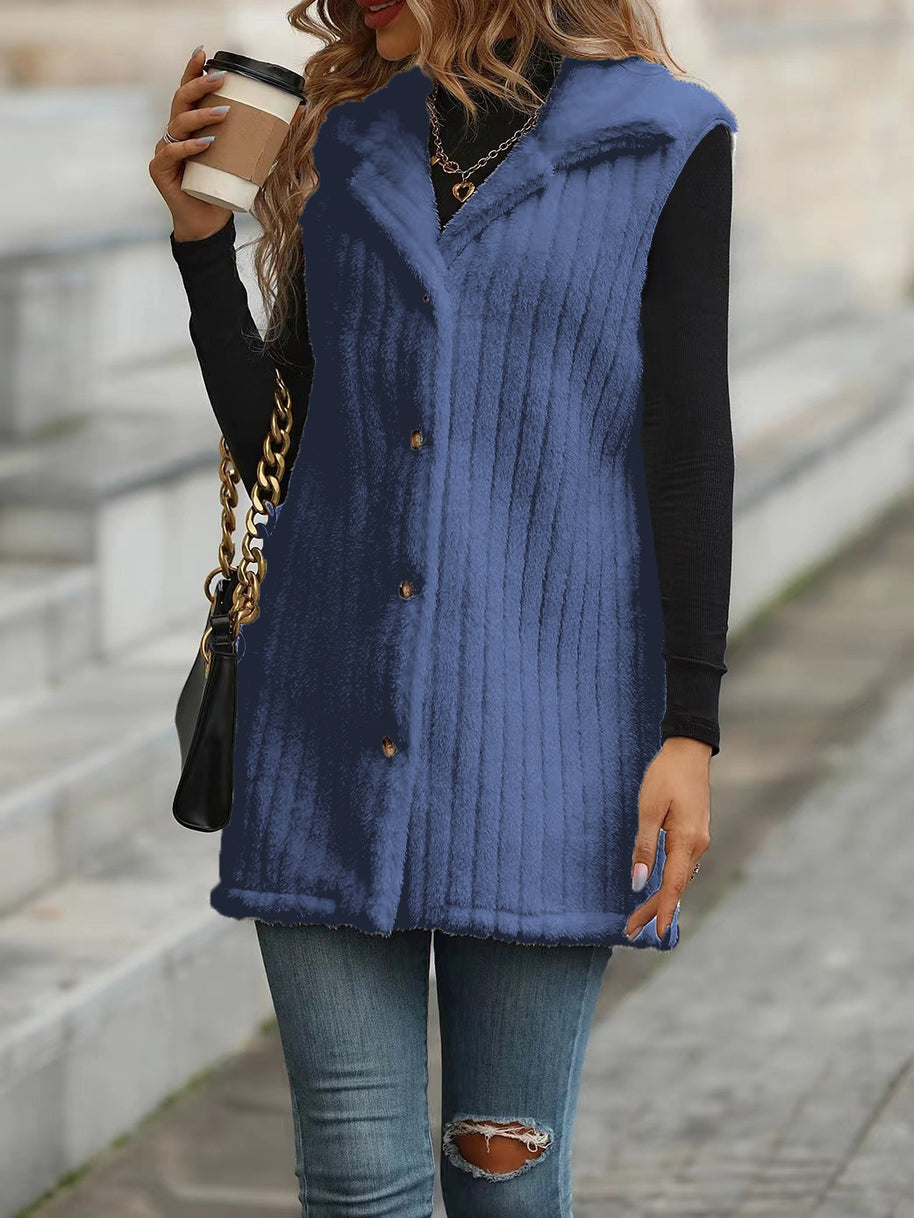 Damen Strickweste mit samtiger Oberfläche und modernen Knopfdetails WW