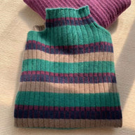 Damen Rippstrickpullover mit hohem Kragen und modischem Streifenmuster WW