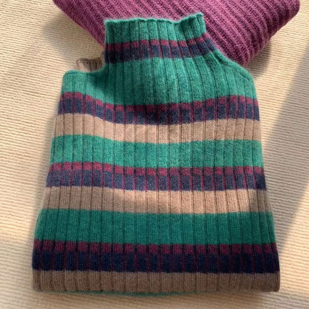 Damen Rippstrickpullover mit hohem Kragen und modischem Streifenmuster WW