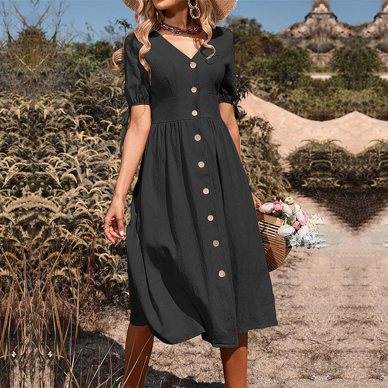 Damen Midi-Kleid mit tailliertem Schnitt und modernen Knopfdetails WW
