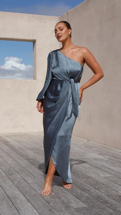 WW | Maxikleid aus Satin mit Einer Schulte