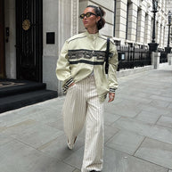 Damen sportliche Oversize-Jacke mit kontrastierendem Logo WW