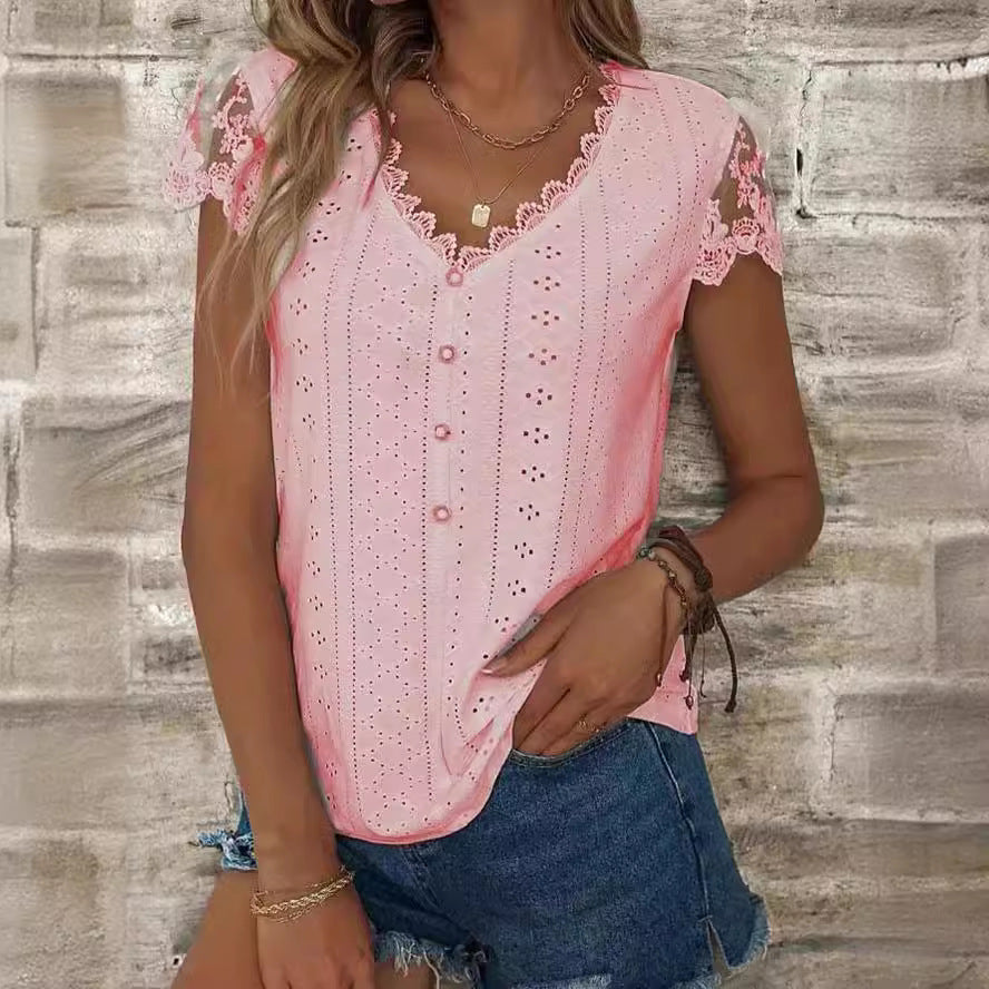 Damen Bluse mit romantischen Rüschen und einzigartiger Lochstickerei W&W Mode