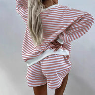 Damen Sportliches Streifenoberteil mit kurzen Shorts WW